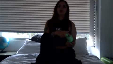 Snapshot of samanthahez chatting on 07-10-26, 10:34 samanthahez online show from 07-10-26, 10:34