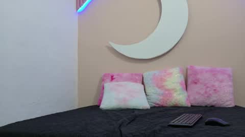 Snapshot of samanthalaurent chatting on 05-27-26, 01:57 samanthalaurent online show from 05-27-26, 01:57