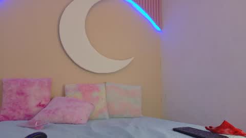 Snapshot of samanthalaurent chatting on 06-11-26, 02:53 samanthalaurent online show from 06-11-26, 02:53