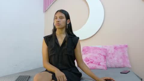 Snapshot of samanthalaurent chatting on 06-18-26, 07:29 samanthalaurent online show from 06-18-26, 07:29