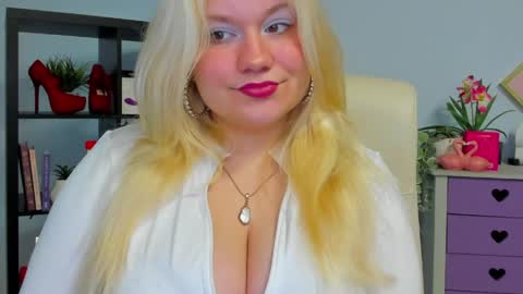 Snapshot of samanthax_pink chatting on 05-19-26, 07:26 Samantha online show from 05-19-26, 07:26
