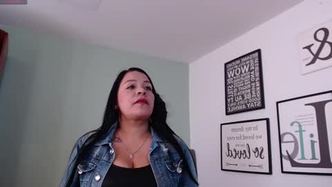 Snapshot of samara_novoa chatting on 02-20-25, 06:46 Any online show from 02-20-25, 06:46