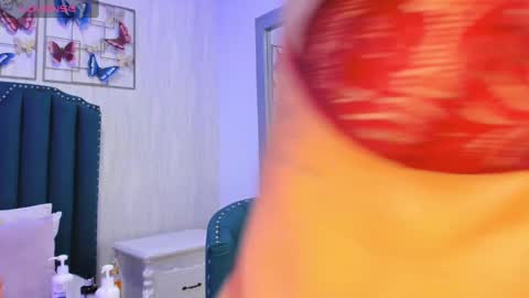 Snapshot of samara_warren chatting on 12-19-24, 02:57 Samara Warren online show from 12-19-24, 02:57