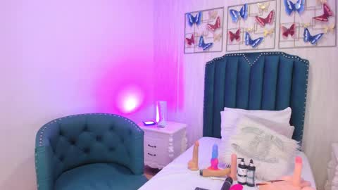 Snapshot of samara_warren chatting on 02-11-25, 02:46 Samara Warren online show from 02-11-25, 02:46