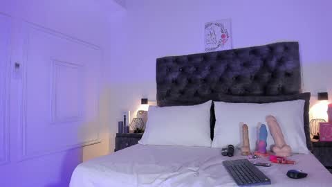 Samara Warren online show from 04-28-26, 07:52