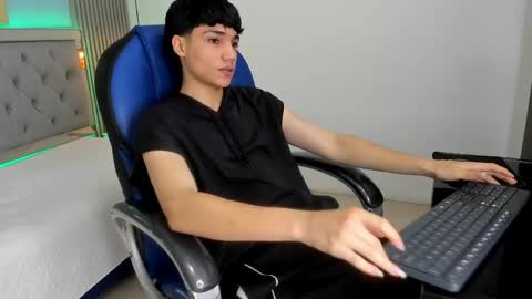 Sam online show from 06-06-26, 12:43