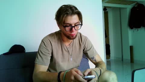 Fansly -       Top4fans   online show from 04-22-26, 07:00