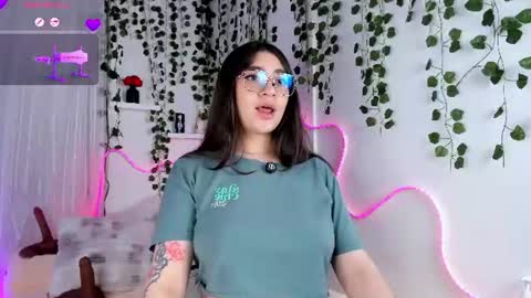 Snapshot of samii_evanns chatting on 06-18-26, 12:11 Samii Evans online show from 06-18-26, 12:11
