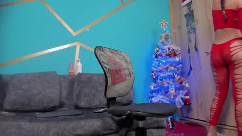 Snapshot of sammy_and_mike_ls chatting on 12-19-24, 12:12 Sophie y Mark online show from 12-19-24, 12:12