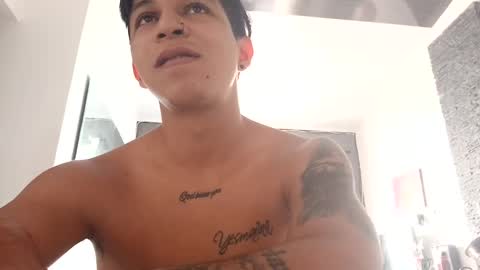 Snapshot of sammy_and_mike_ls chatting on 01-26-25, 08:02 Sophie y Mark online show from 01-26-25, 08:02