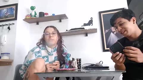 Snapshot of sammy_and_mike_ls chatting on 02-11-25, 06:01 Sophie y Mark online show from 02-11-25, 06:01