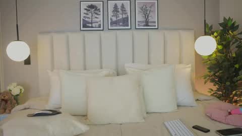 Ana online show from 04-29-26, 01:10