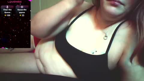Snapshot of sammy_lyn chatting on 06-18-26, 12:31 Sam online show from 06-18-26, 12:31