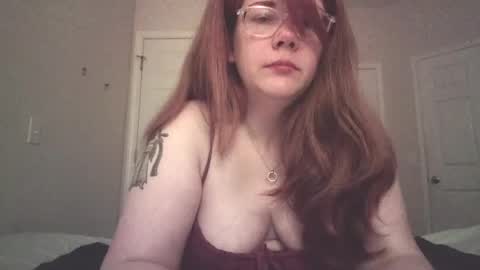 Snapshot of sammy_lyn chatting on 06-22-26, 02:35 Sam online show from 06-22-26, 02:35
