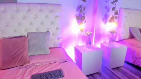 Samantha online show from 11-22-25, 04:11