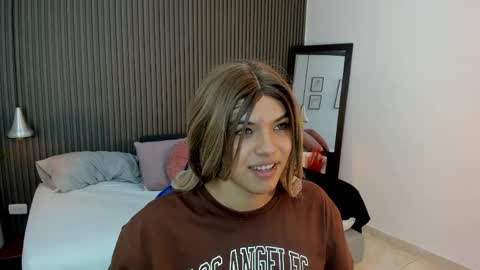 Axel online show from 05-04-26, 03:13