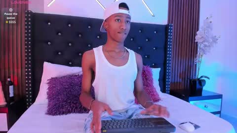 Snapshot of sammyyadams_ chatting on 09-20-25, 10:44 sammyyadams_ online show from 09-20-25, 10:44