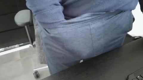 Snapshot of samsoncando1 chatting on 03-10-25, 10:37 samsoncando1 online show from 03-10-25, 10:37