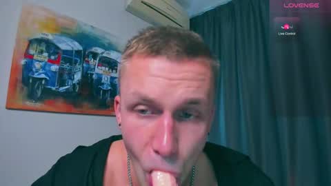 Snapshot of samuel_andrew chatting on 02-13-25, 03:29 Samuel online show from 02-13-25, 03:29