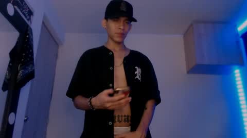 Snapshot of samuel_suarez chatting on 01-25-25, 07:38 online show from 01-25-25, 07:38