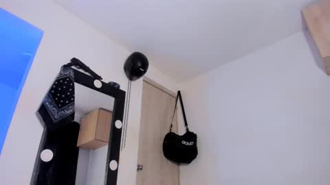 Snapshot of samuel_suarez chatting on 10-23-25, 05:29 online show from 10-23-25, 05:29