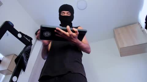 Snapshot of samuel_suarez chatting on 11-29-25, 04:32 online show from 11-29-25, 04:32