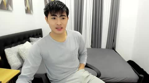 Snapshot of samuelangelo chatting on 09-27-25, 12:43 Sam online show from 09-27-25, 12:43