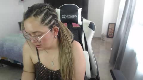 Snapshot of samy_vsn chatting on 02-05-25, 05:53 samy_vsn online show from 02-05-25, 05:53