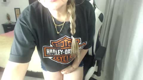 Snapshot of samy_vsn chatting on 02-11-25, 01:20 samy_vsn online show from 02-11-25, 01:20