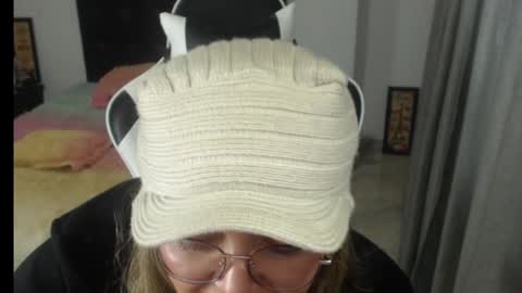 Snapshot of samy_vsn chatting on 02-14-25, 11:42 samy_vsn online show from 02-14-25, 11:42