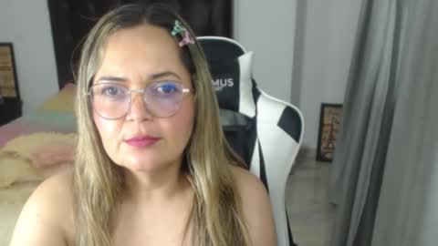 Snapshot of samy_vsn chatting on 02-18-25, 12:37 samy_vsn online show from 02-18-25, 12:37