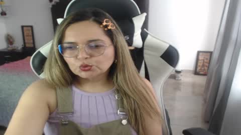 Snapshot of samy_vsn chatting on 02-20-25, 06:57 samy_vsn online show from 02-20-25, 06:57