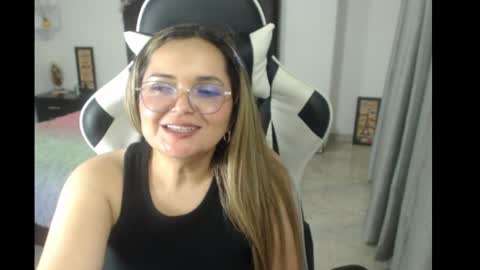 Snapshot of samy_vsn chatting on 03-02-25, 12:09 samy_vsn online show from 03-02-25, 12:09