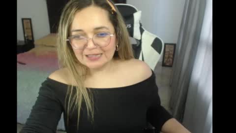 Snapshot of samy_vsn chatting on 03-03-25, 10:52 samy_vsn online show from 03-03-25, 10:52