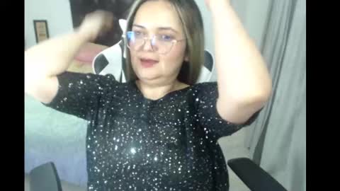 Snapshot of samy_vsn chatting on 03-06-25, 12:21 samy_vsn online show from 03-06-25, 12:21