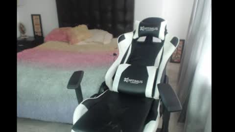 Snapshot of samy_vsn chatting on 03-07-25, 08:55 samy_vsn online show from 03-07-25, 08:55