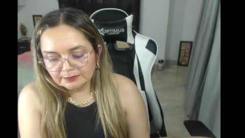 Snapshot of samy_vsn chatting on 03-08-25, 12:00 samy_vsn online show from 03-08-25, 12:00