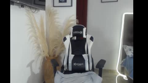 Snapshot of samy_vsn chatting on 10-11-25, 12:54 samy_vsn online show from 10-11-25, 12:54