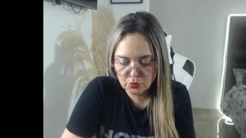 Snapshot of samy_vsn chatting on 10-14-25, 12:22 samy_vsn online show from 10-14-25, 12:22