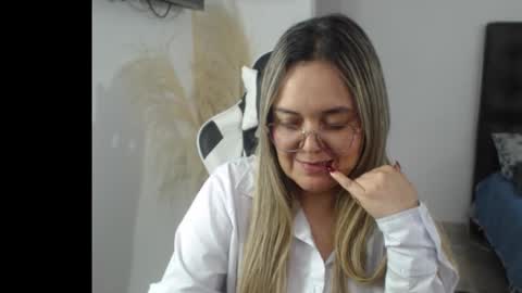 Snapshot of samy_vsn chatting on 10-15-25, 09:15 samy_vsn online show from 10-15-25, 09:15