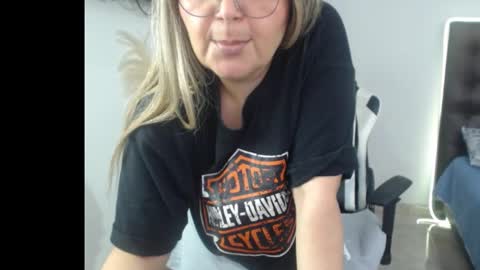 Snapshot of samy_vsn chatting on 10-16-25, 06:09 samy_vsn online show from 10-16-25, 06:09