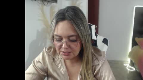 Snapshot of samy_vsn chatting on 10-25-25, 09:09 samy_vsn online show from 10-25-25, 09:09