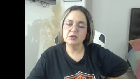 Snapshot of samy_vsn chatting on 10-29-25, 10:44 samy_vsn online show from 10-29-25, 10:44