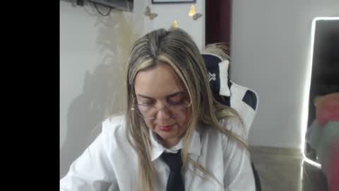 Snapshot of samy_vsn chatting on 12-04-25, 01:04 samy_vsn online show from 12-04-25, 01:04