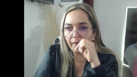 Snapshot of samy_vsn chatting on 12-04-25, 09:12 samy_vsn online show from 12-04-25, 09:12