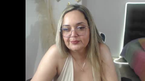 Snapshot of samy_vsn chatting on 12-15-25, 10:14 samy_vsn online show from 12-15-25, 10:14