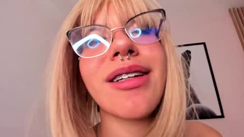 Snapshot of samysharky chatting on 03-08-25, 11:39 samysharky online show from 03-08-25, 11:39