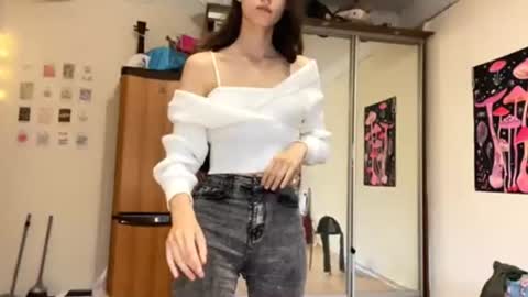 Snapshot of sanatroxell chatting on 06-22-26, 04:37 Shiny online show from 06-22-26, 04:37
