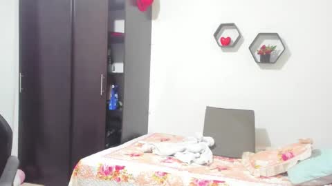 Sanddi  online show from 01-16-26, 08:24