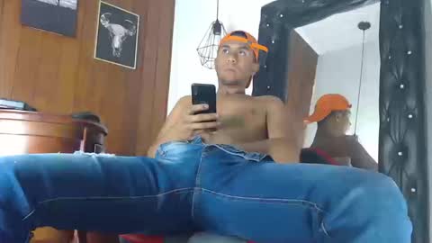 Snapshot of sander_ath chatting on 09-11-25, 12:49 Sander online show from 09-11-25, 12:49